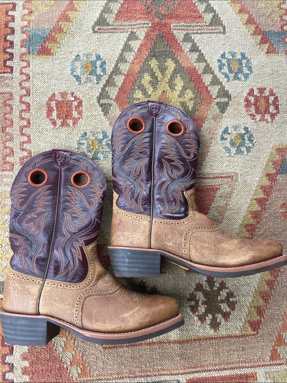 ARIAT Men’s Heritage Roughstock Cowboy Boots. Size 9.5EE